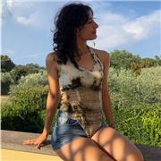 Studentessa al quinto anno di liceo, pronta a tutto